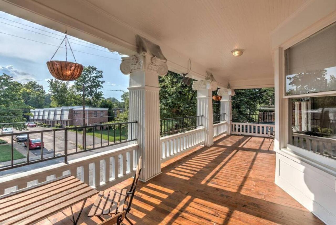 Classic Woodwork And Details In 1912 Colonial Мемфіс Екстер'єр фото